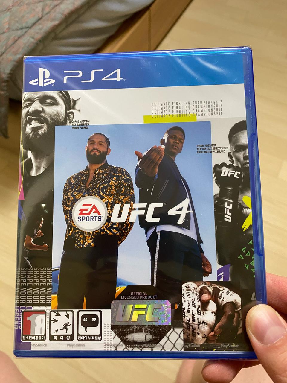 플스4 ufc4 미개봉 새생품 국내 정식 발매품 팝니다