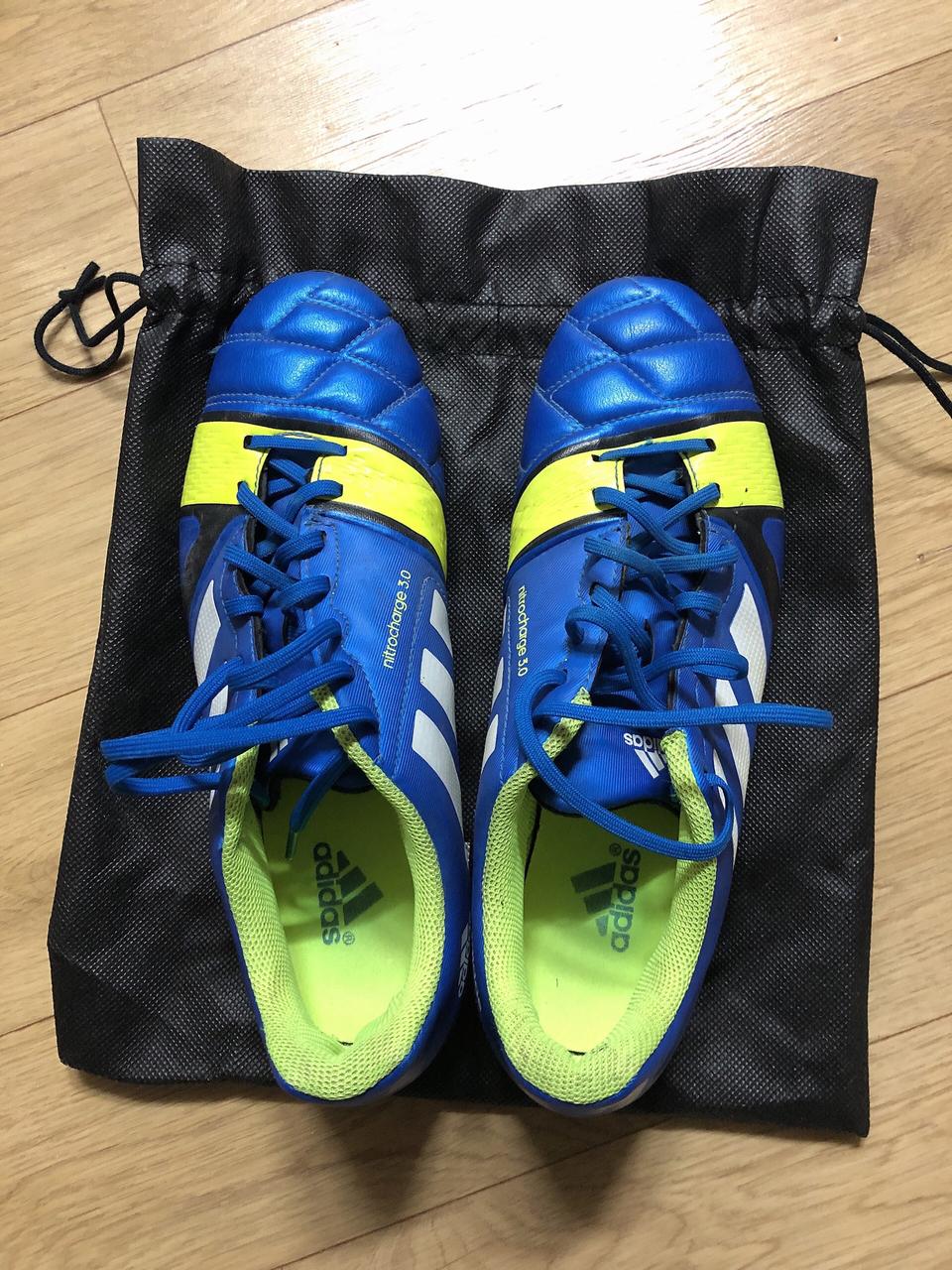 아디다스 나이트로차지