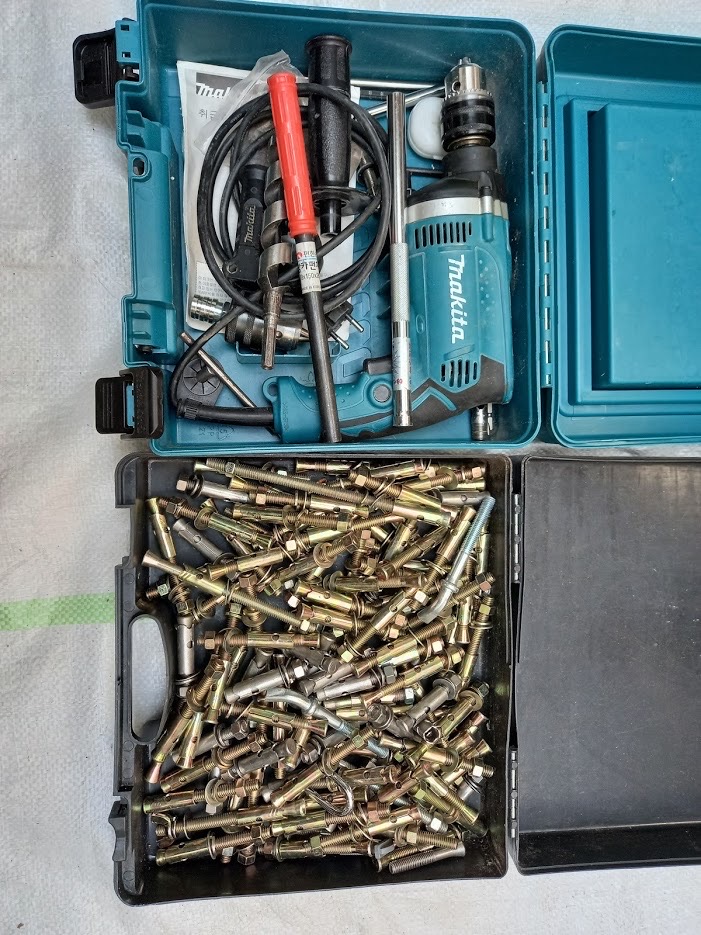 마끼다 16mm 전기 진동드릴 HP1630 + 세트 앙카볼트