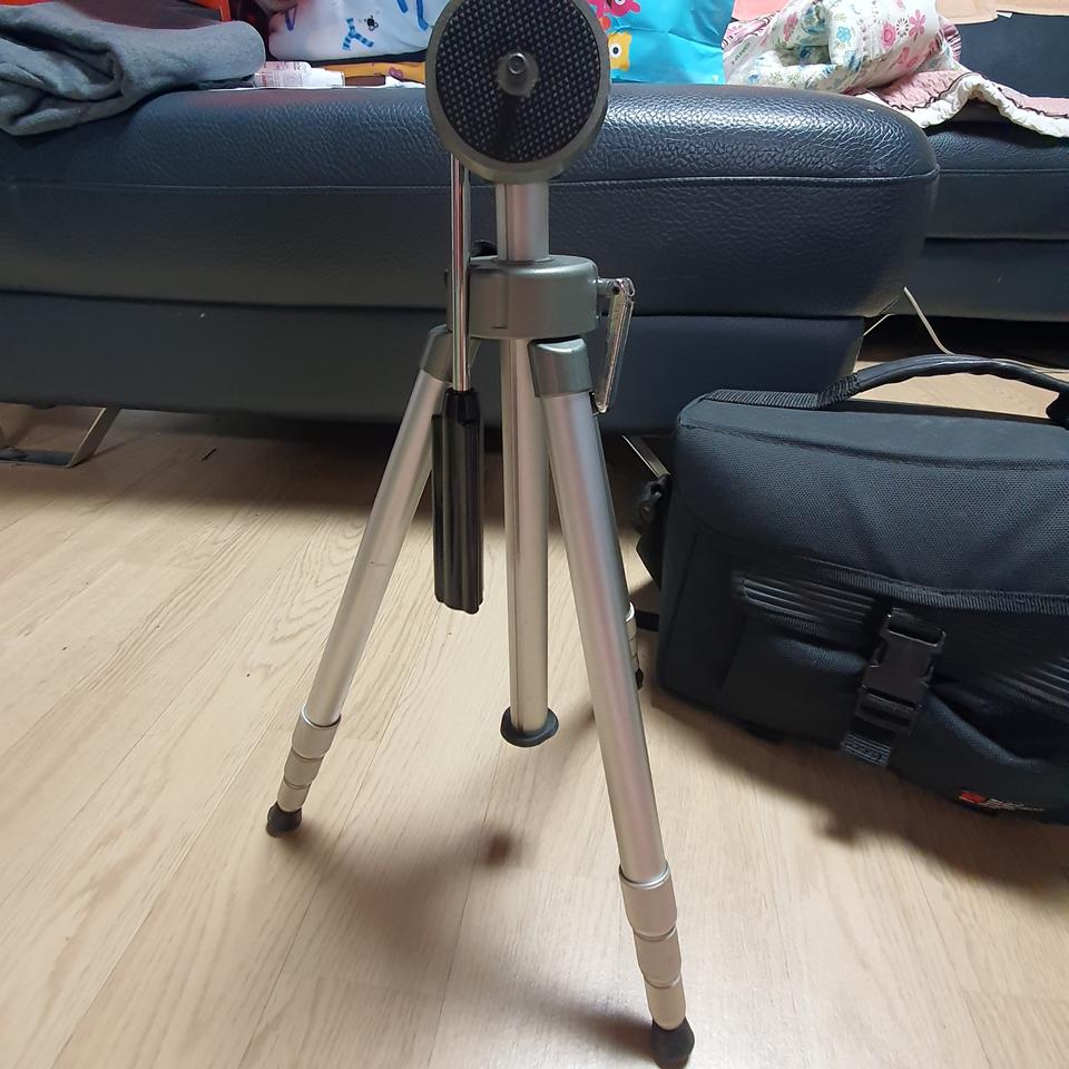 Ae-1 캐논 카메라 팝니다