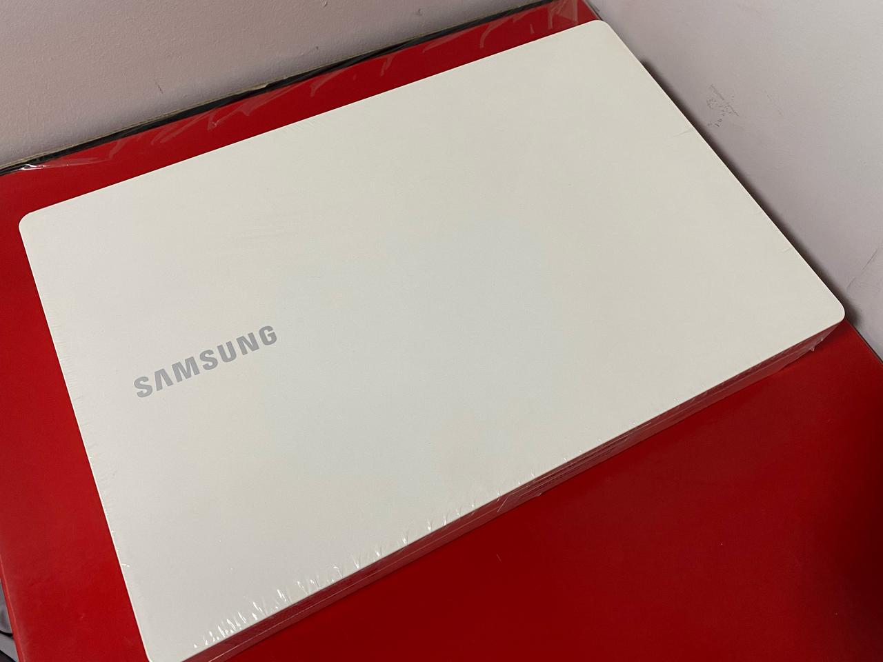 삼성전자 갤럭시북 플렉스2 (NT950QDA-X72OZ)미개봉 판매합니다