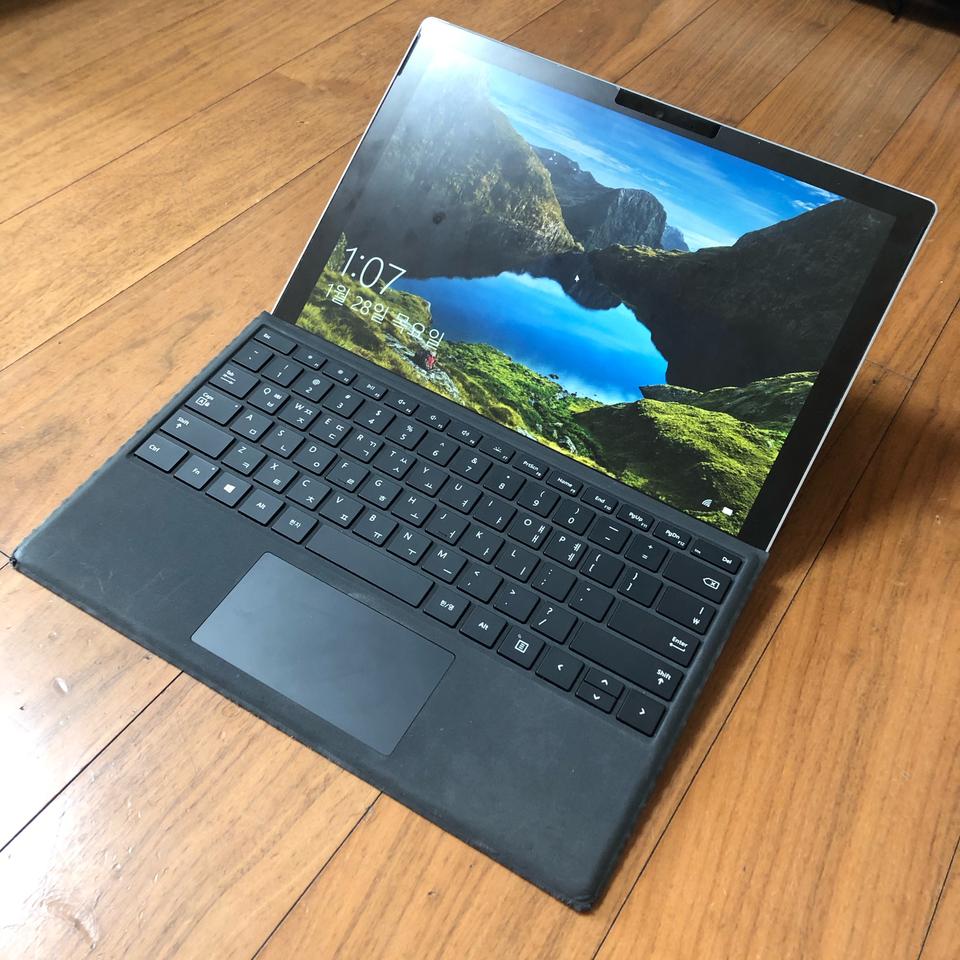 뉴 서피스 프로 5세대 풀박 i5 4 128, 서피스펜 2개, 구성품 다수