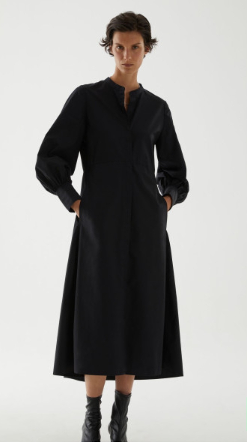 코스 볼륨슬리브원피스