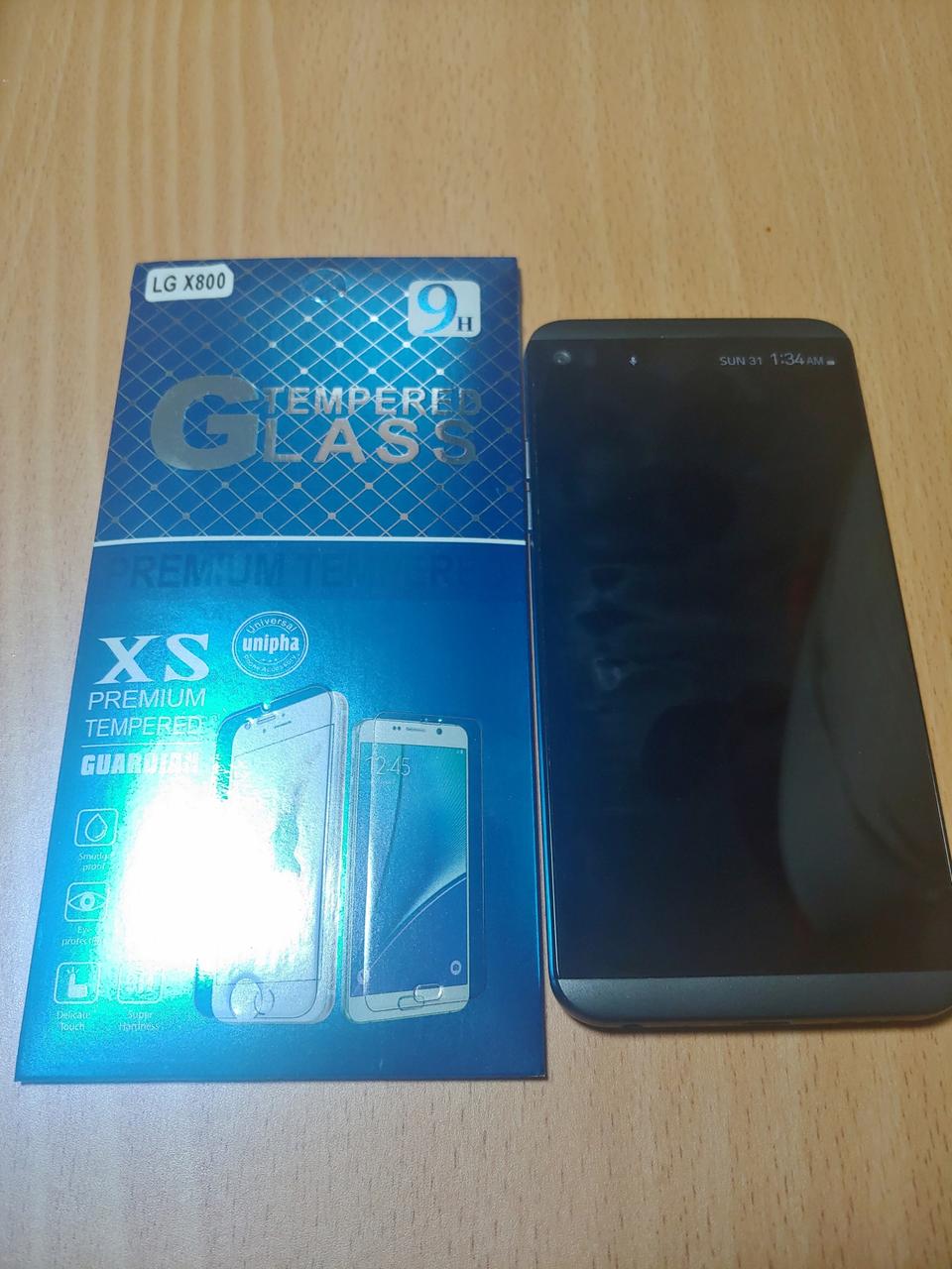 가볍고 성능 괜찮은 스마트폰 LG Q8 2017