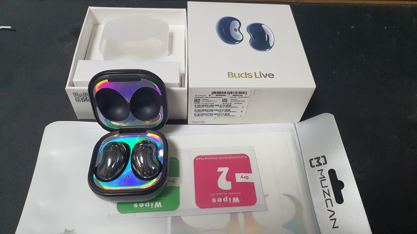 버즈 라이브 단순개봉/철가루 스티커 착용+2장 팔아용