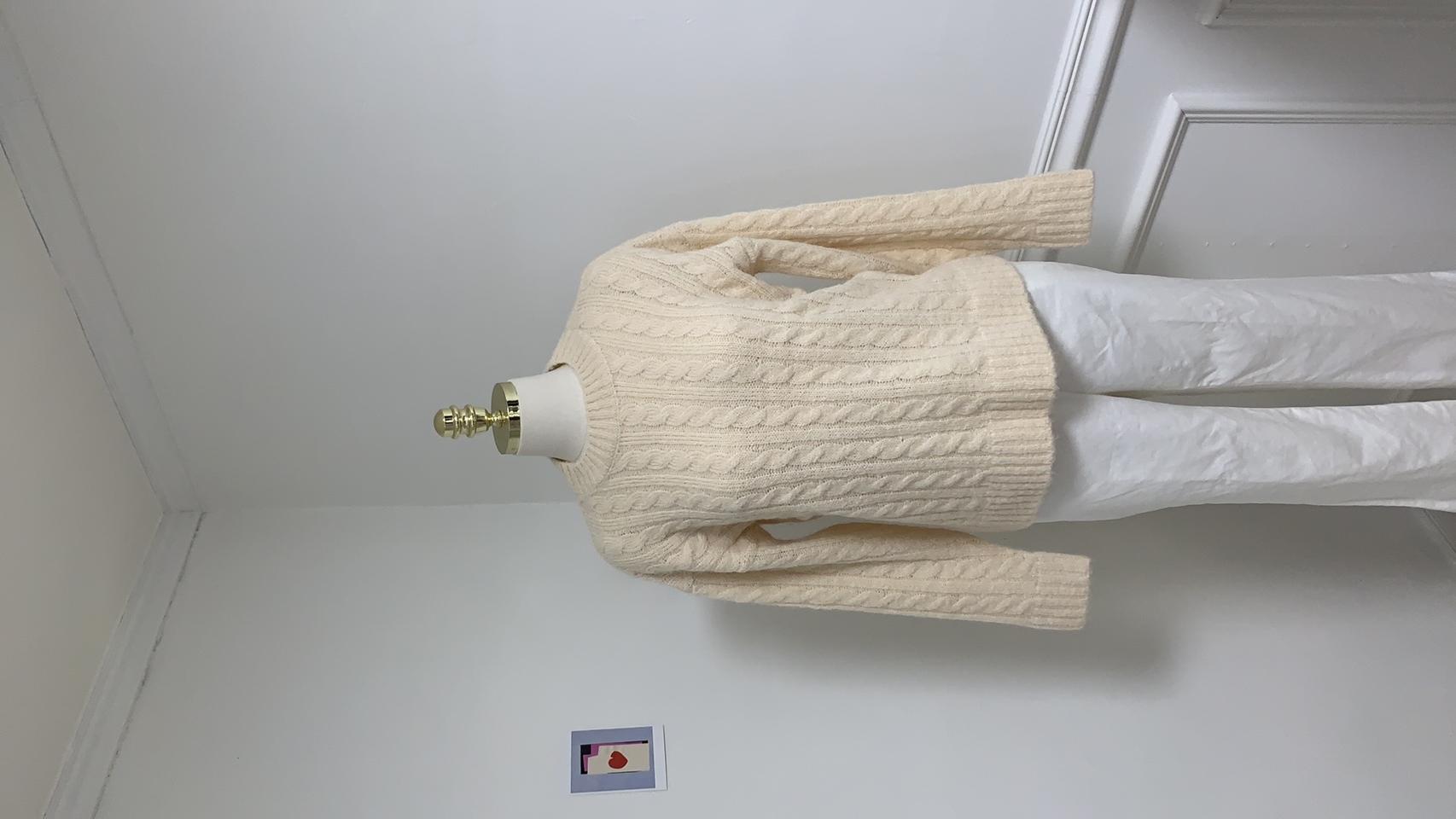 아이보리 알파카 니트