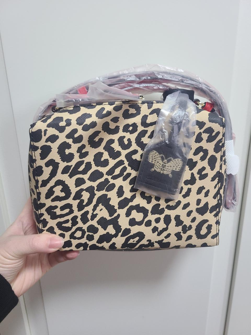 에스티로더 호피무늬 크로스백