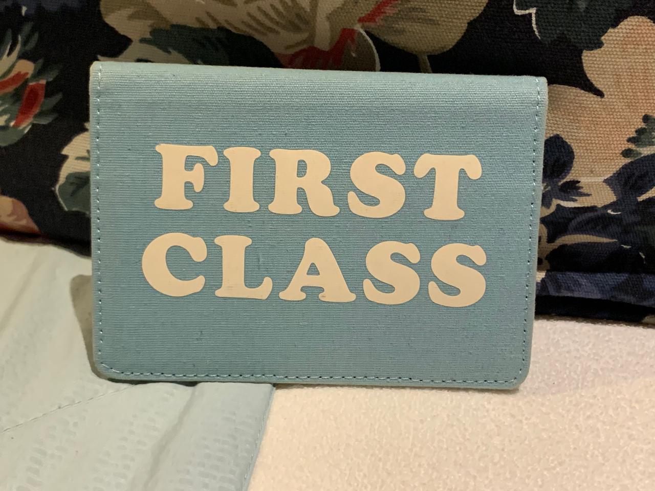 ban.do 밴도 FIRST CLASS 여권 케이스 (8천원->7천원)