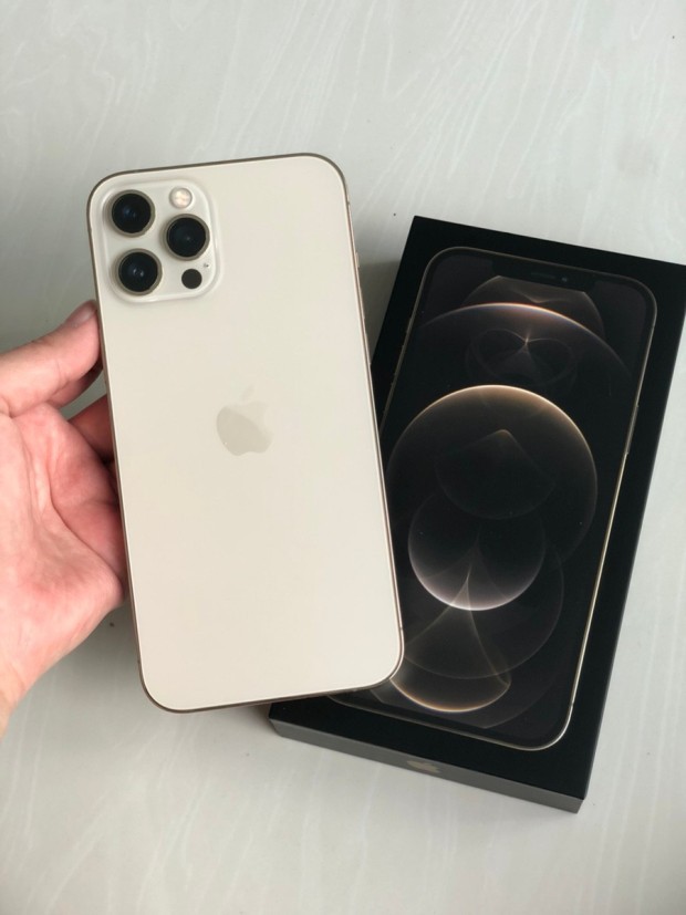 iPhone12promax256g Gold색상 팔아요