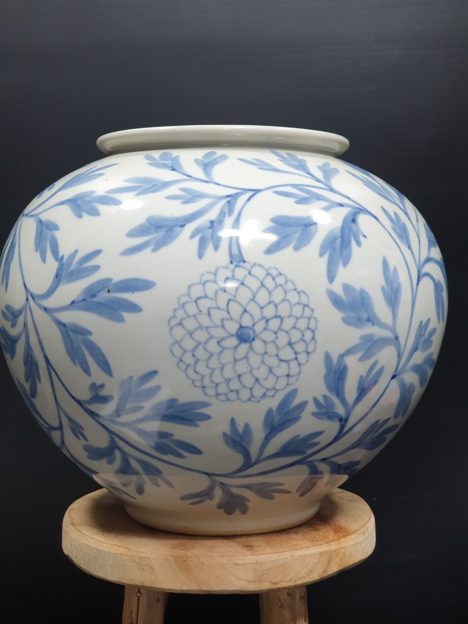 청화백자모란유개호