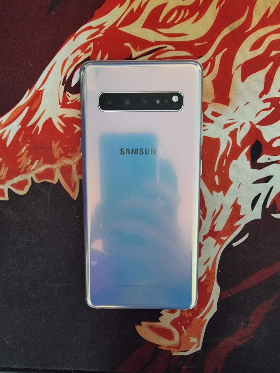 갤럭시S10 5G 256기가 A급 크라운실버 팝니다