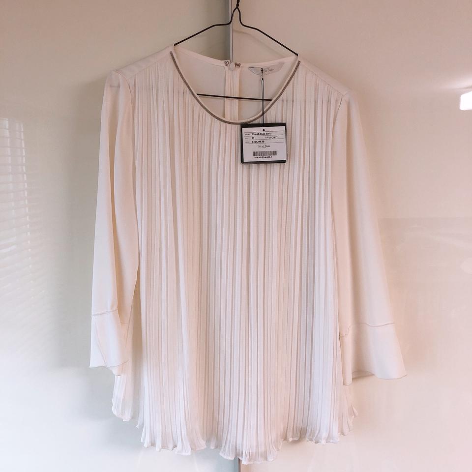 새상품) 택도 안뜯은 izzat baba 블라우스 입니다^^