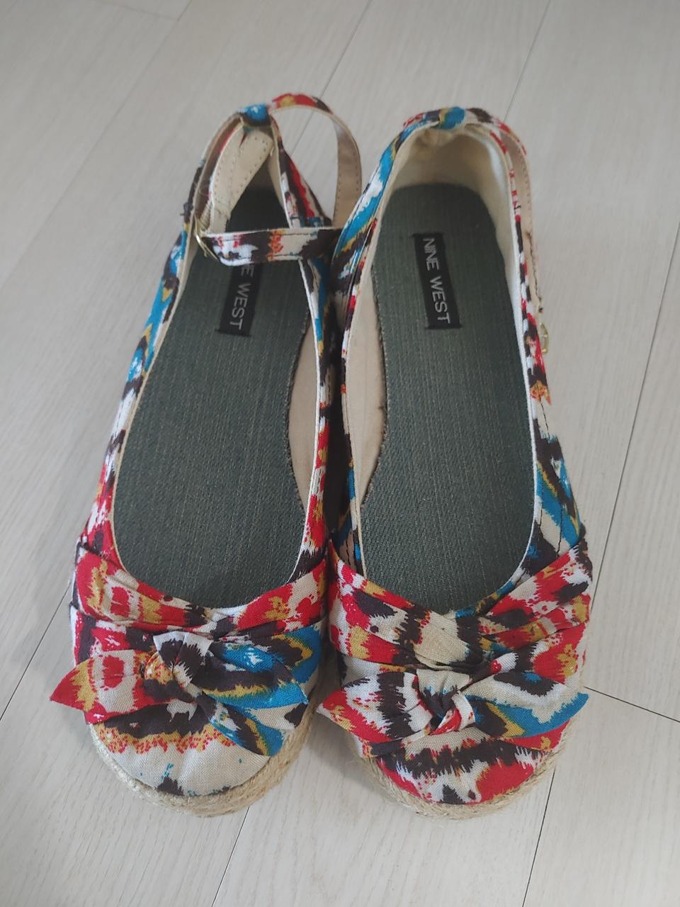 새상품) 실내용 나인웨스트우드