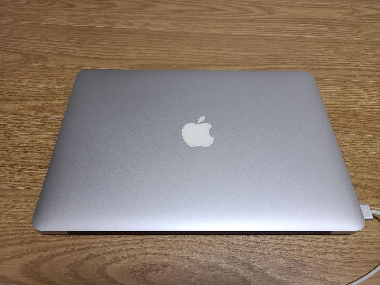 맥북에어 팝니다