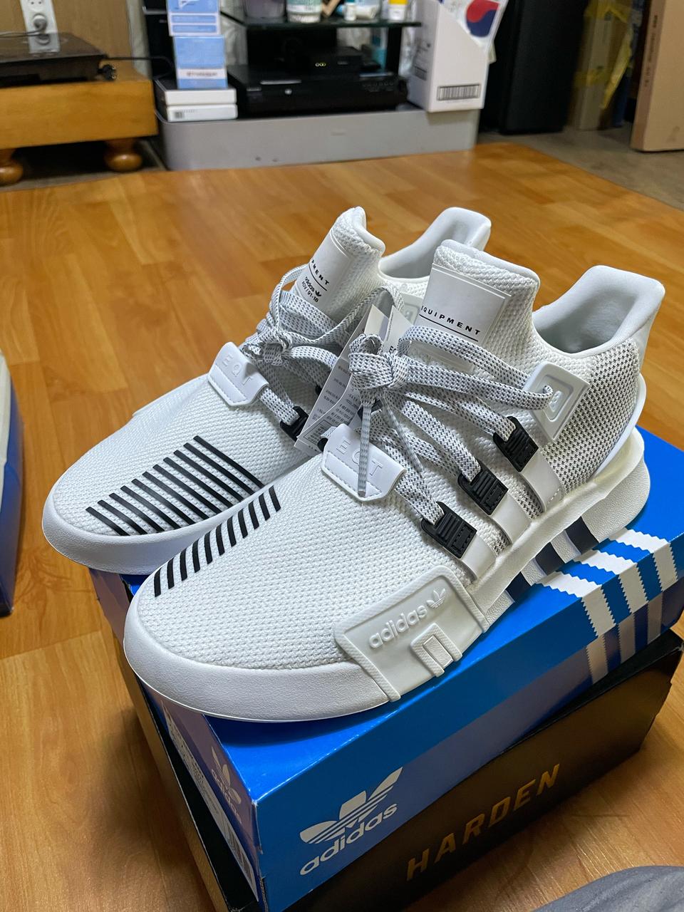 아디다스 이큅먼트 바스트 255사이즈 새상품 85,000원