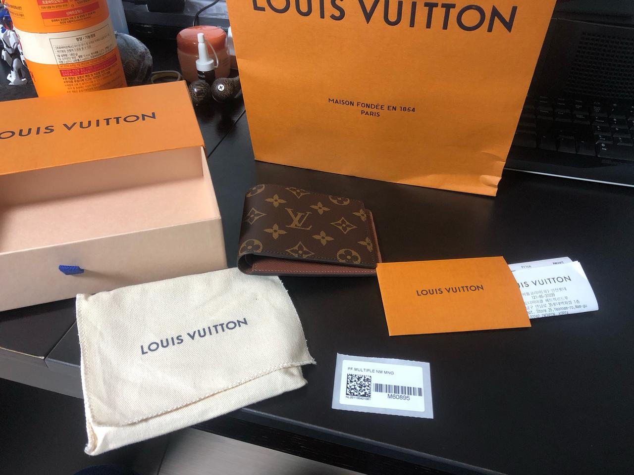 루이비통 남자지갑 M60895