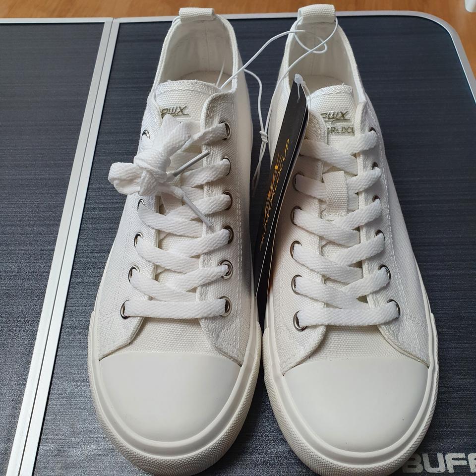 ((새상품))프로월드컵  키높이운동화(240)