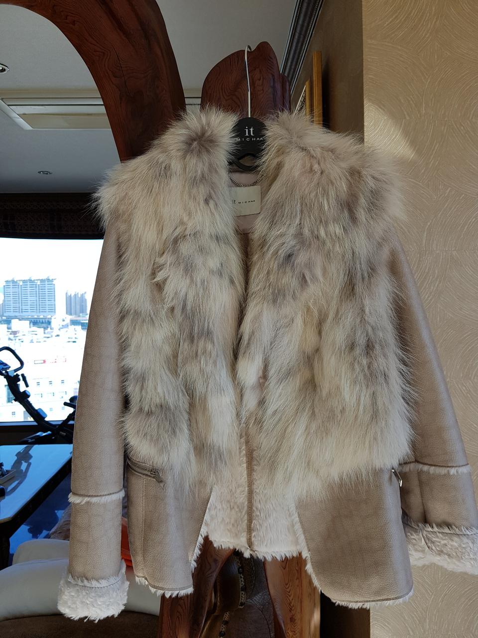 (새상품)  잇미샤 코요테 털 무스탕