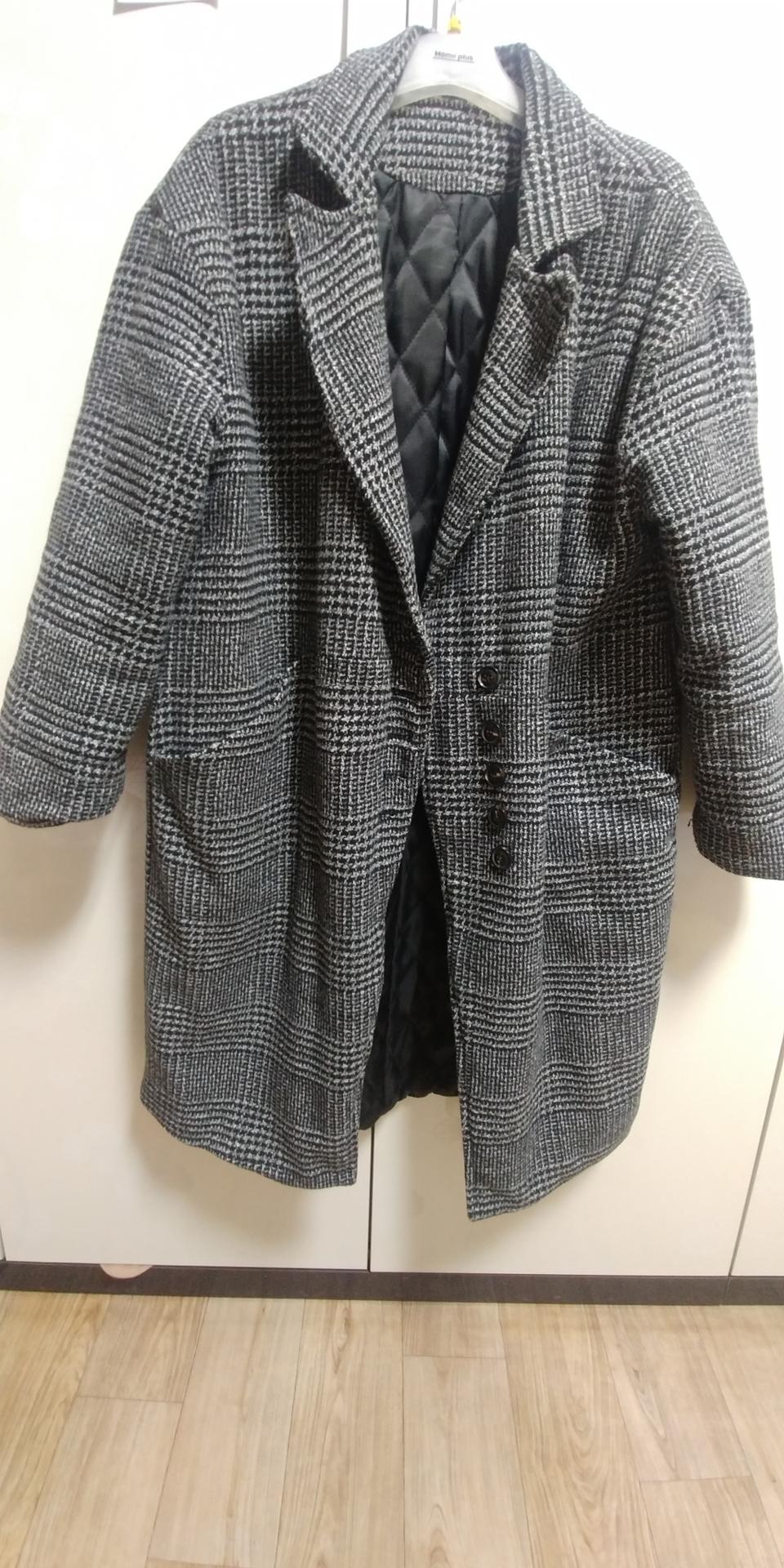 가격인하 거의 새것 - 겨울 코트(두꺼움) 10000원