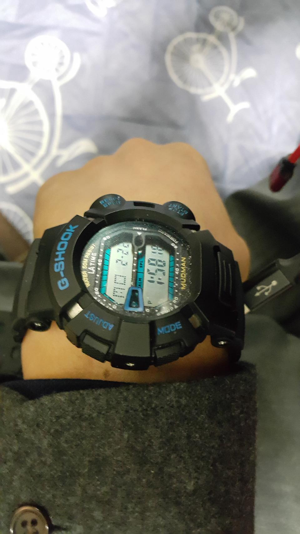 전자시계 팝니다.