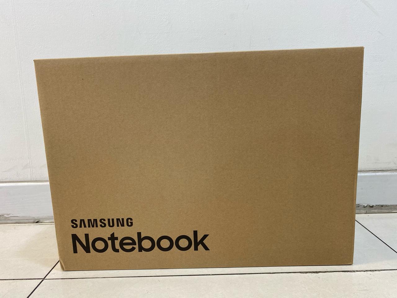 삼성전자 노트북 플러스2 (NT551XDA-K0K/C) 미개봉 판매합니다