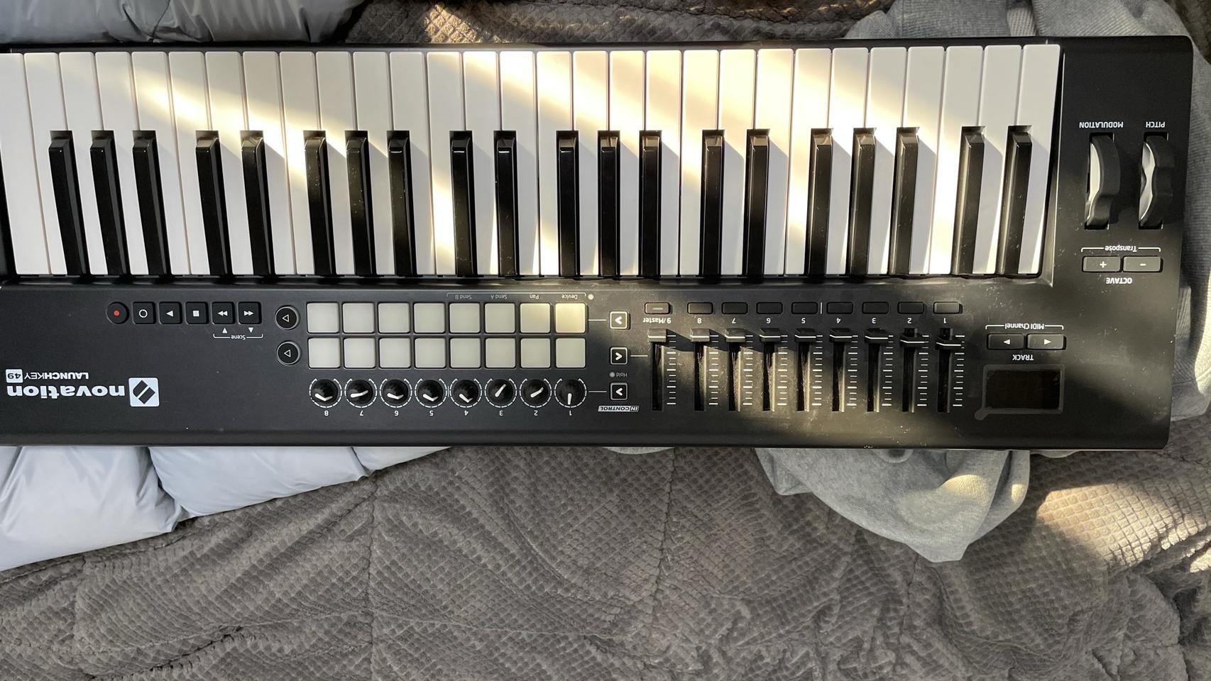 노베이션 런치키 49건반 마스터 키보드