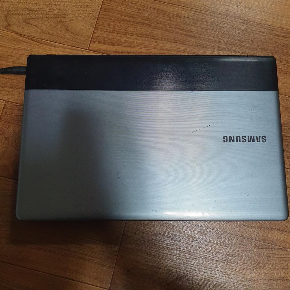 삼성 AMD 쿼드코어 노트북 SSD 120 + 램 8G 롤 가능