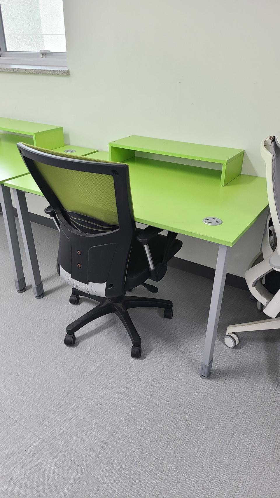 사무용 책상 판매 합니다