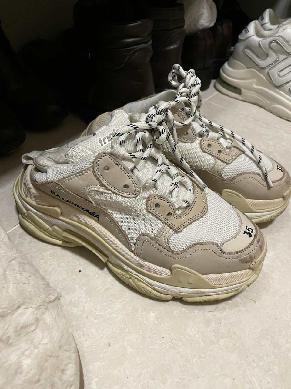 발렌시아가 트리플 230