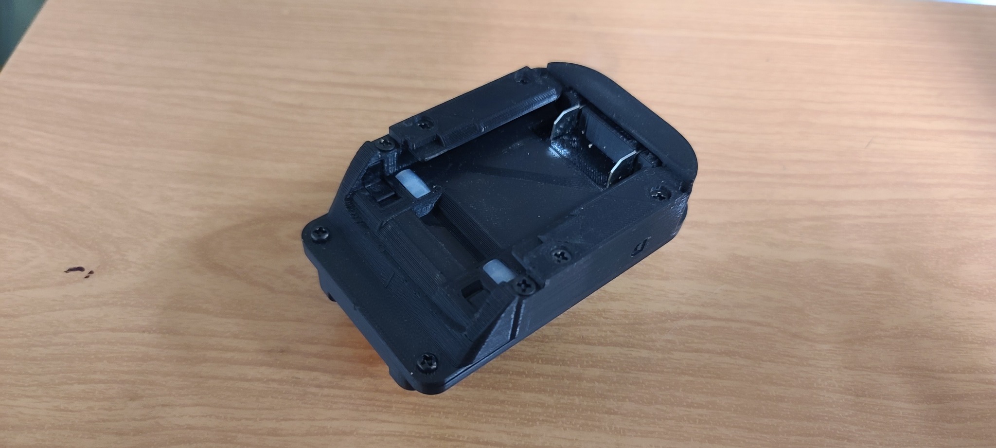 드월트배터리로 웍스오랜지제품사용하는 배터리젠더