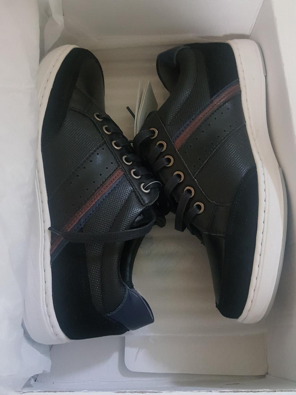 금강제화 남성용 단화 250 미리 새것 미사용 판매합니다.