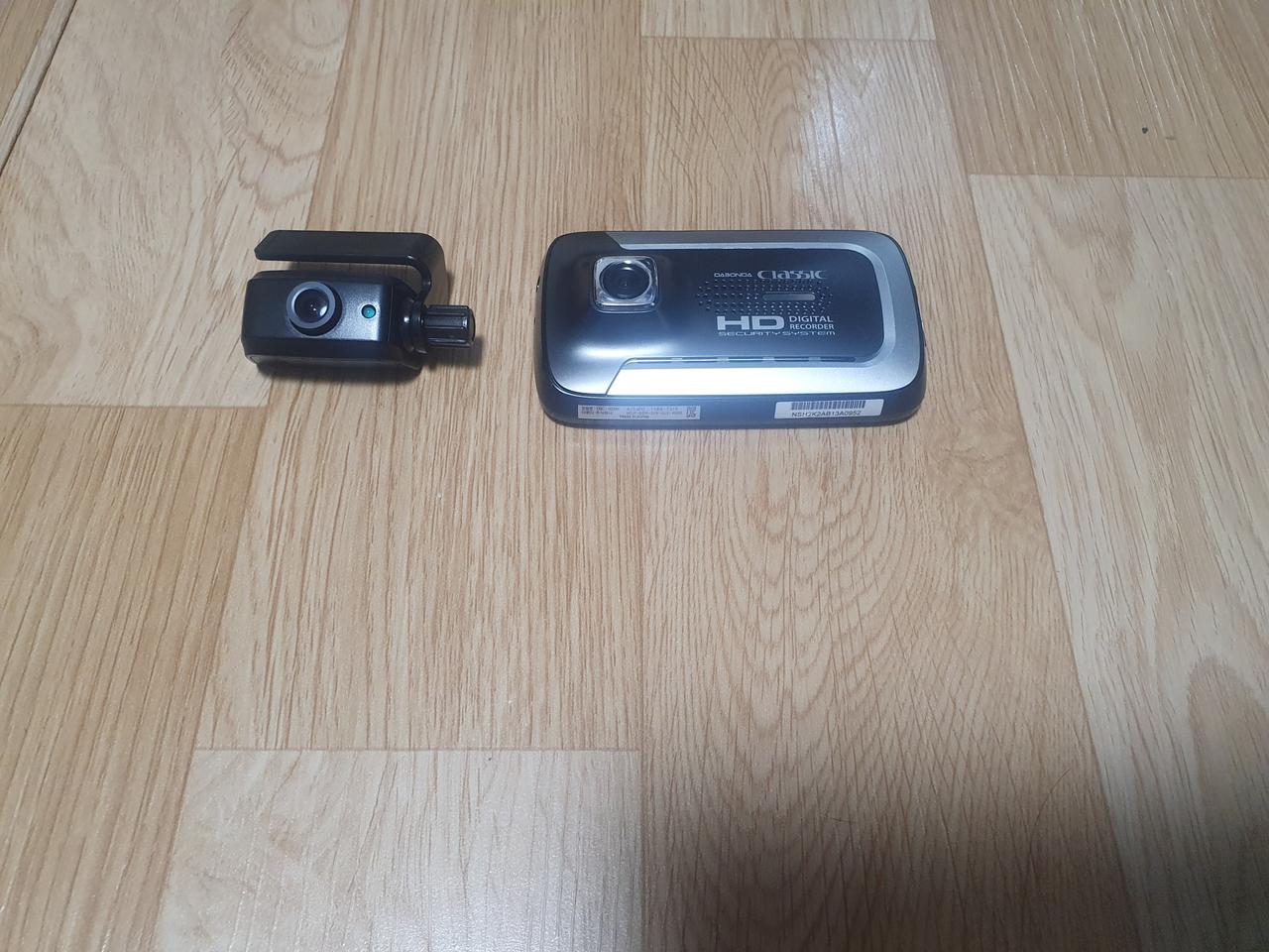 다본다 듀얼HD 2채널 블랙박스 팝니다.