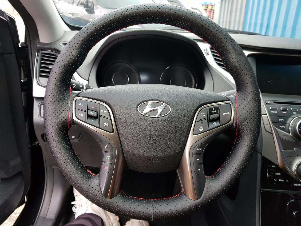 자동차 핸들커버 시공해 드립니다