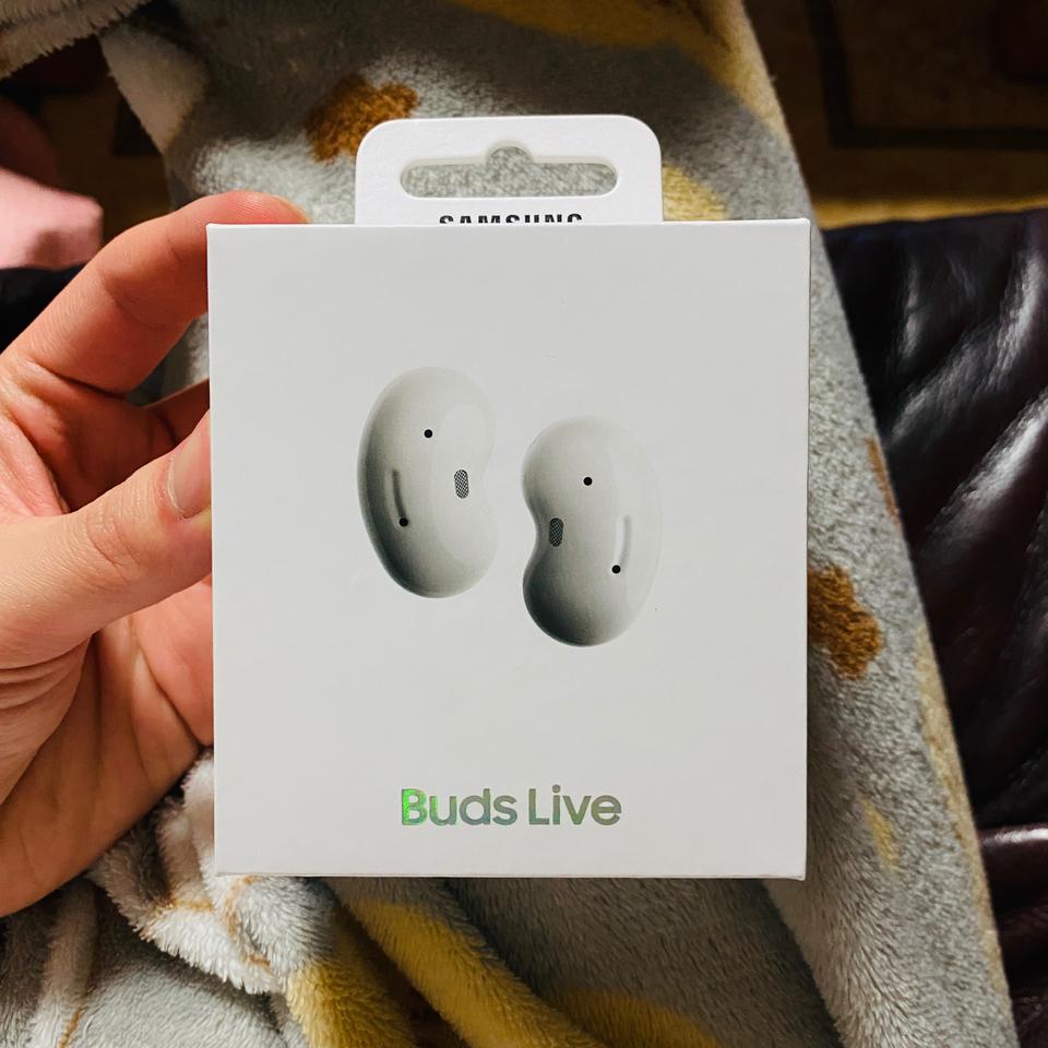 갤럭시 버즈 라이브 새상품 팝니다!