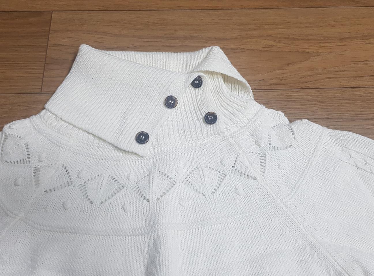 화이트 여성 니트(두가지 연출가능)