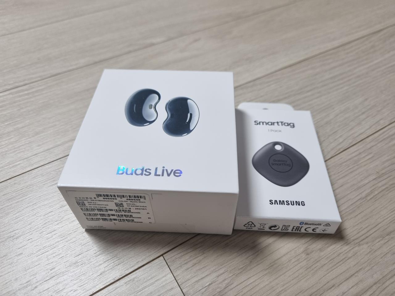 겔럭시 버즈  + 스마트태그 미개봉품 판매 블랙