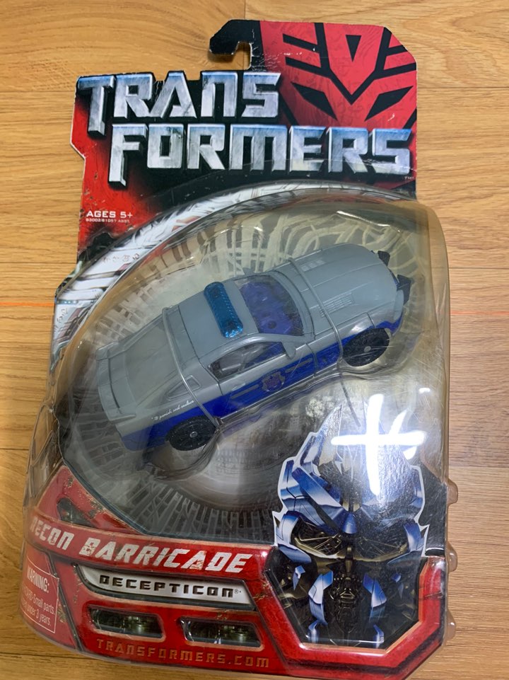 트랜스포머 디럭스 리콘바리케이드 판매합니다