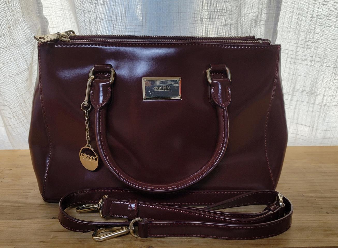 DKNY정품 클로스백
