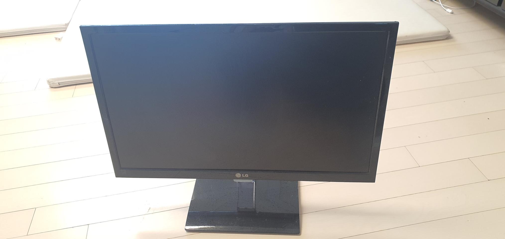 LG 23인치 모니터 E2360V