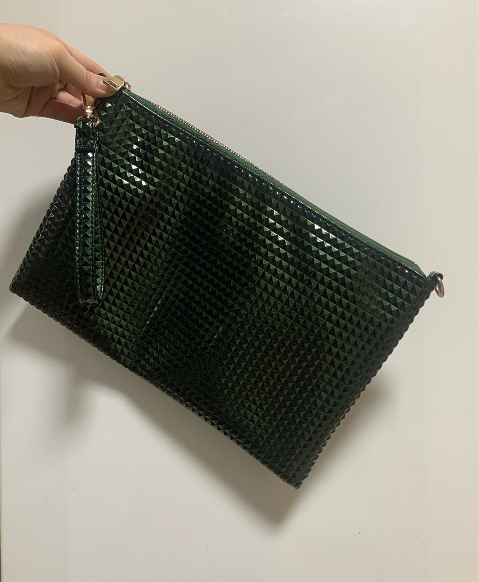 새제품) 무료배송 클러치 (어깨끈 있음)