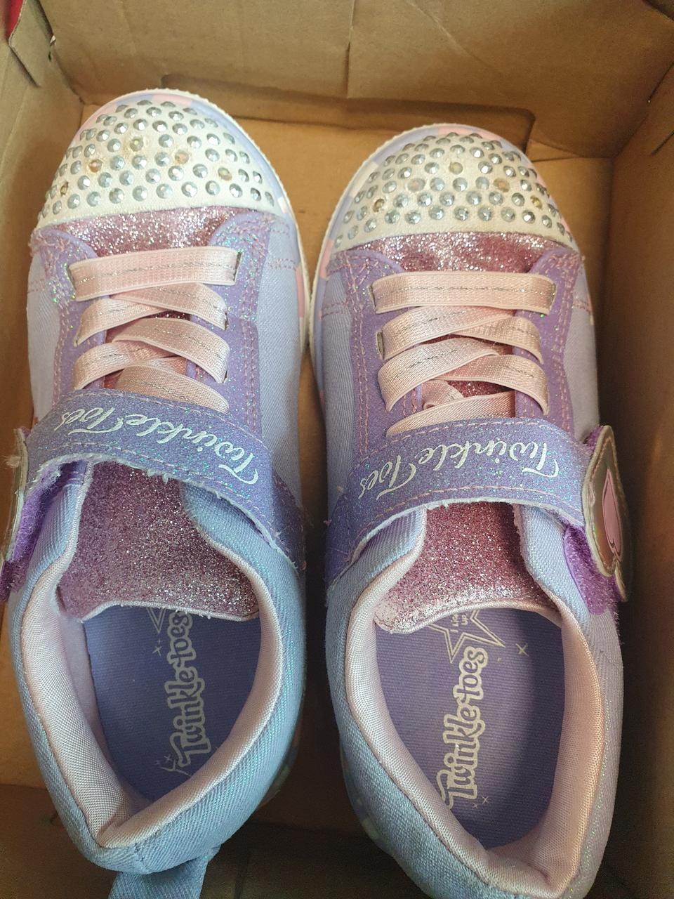 스캐쳐 키즈 운동화 불빛 반짝반짝 작동함