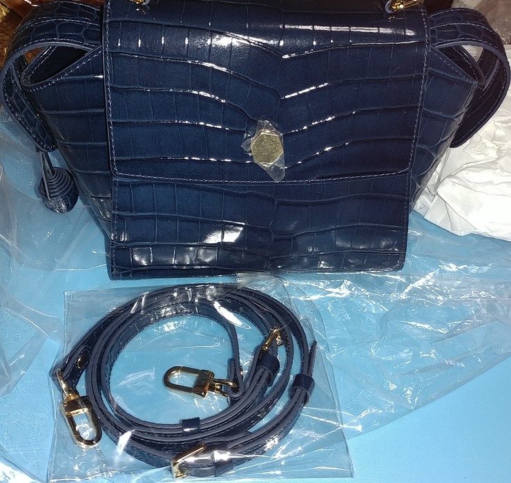 쿠옴 와니 라 르슈 미니 크로스백 블루 미사용 새것