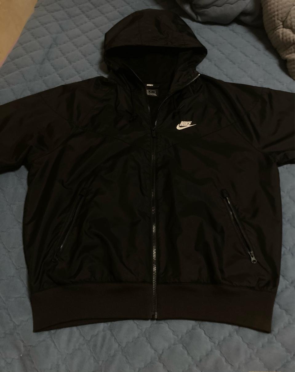 나이키 윈드러너 바람막이 급쳐 !