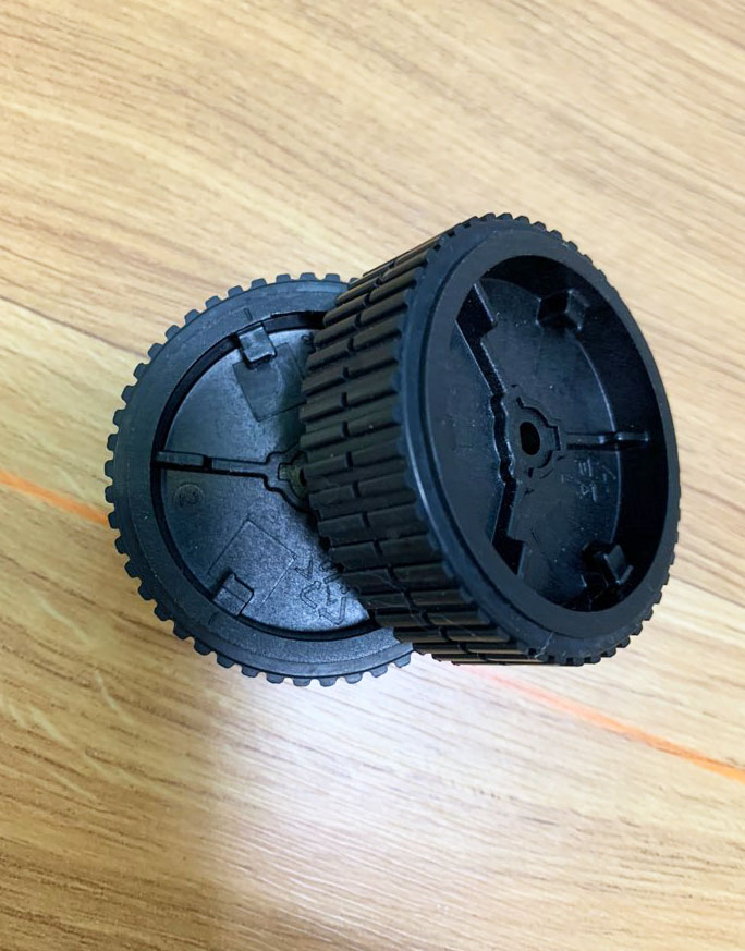 브라바 로봇청소기(380t, 390t) 플라스틱휠 정품 판매합니다.