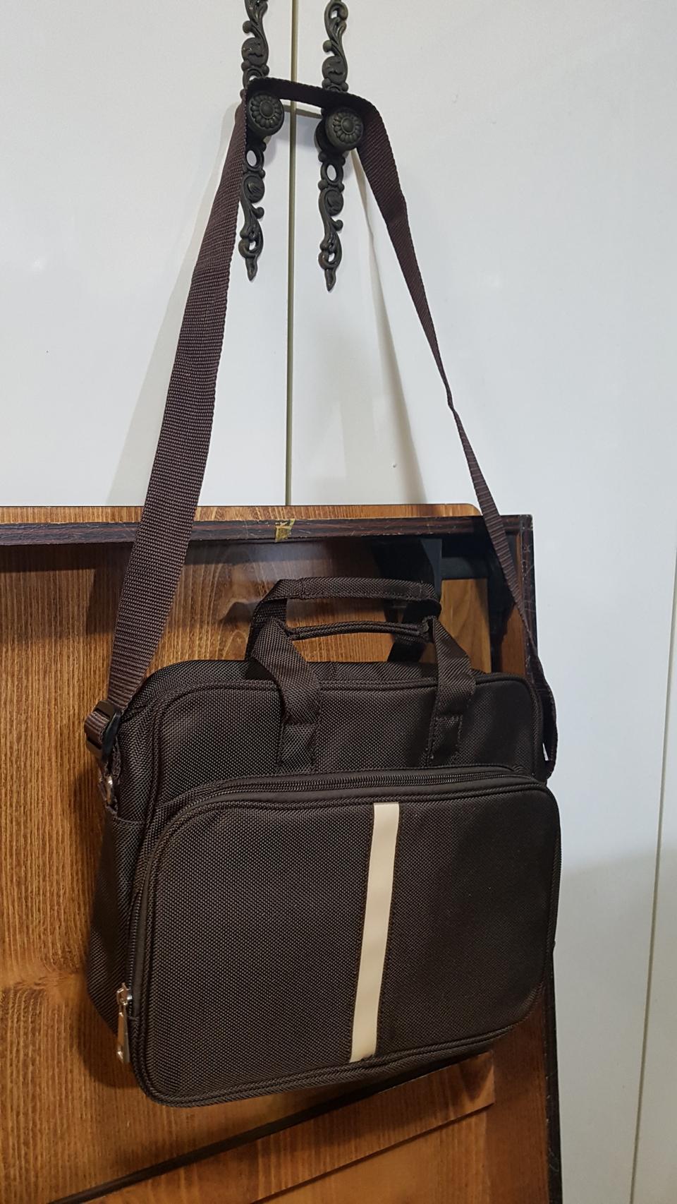 심플 진갈색 보세끈가방 팝니다.