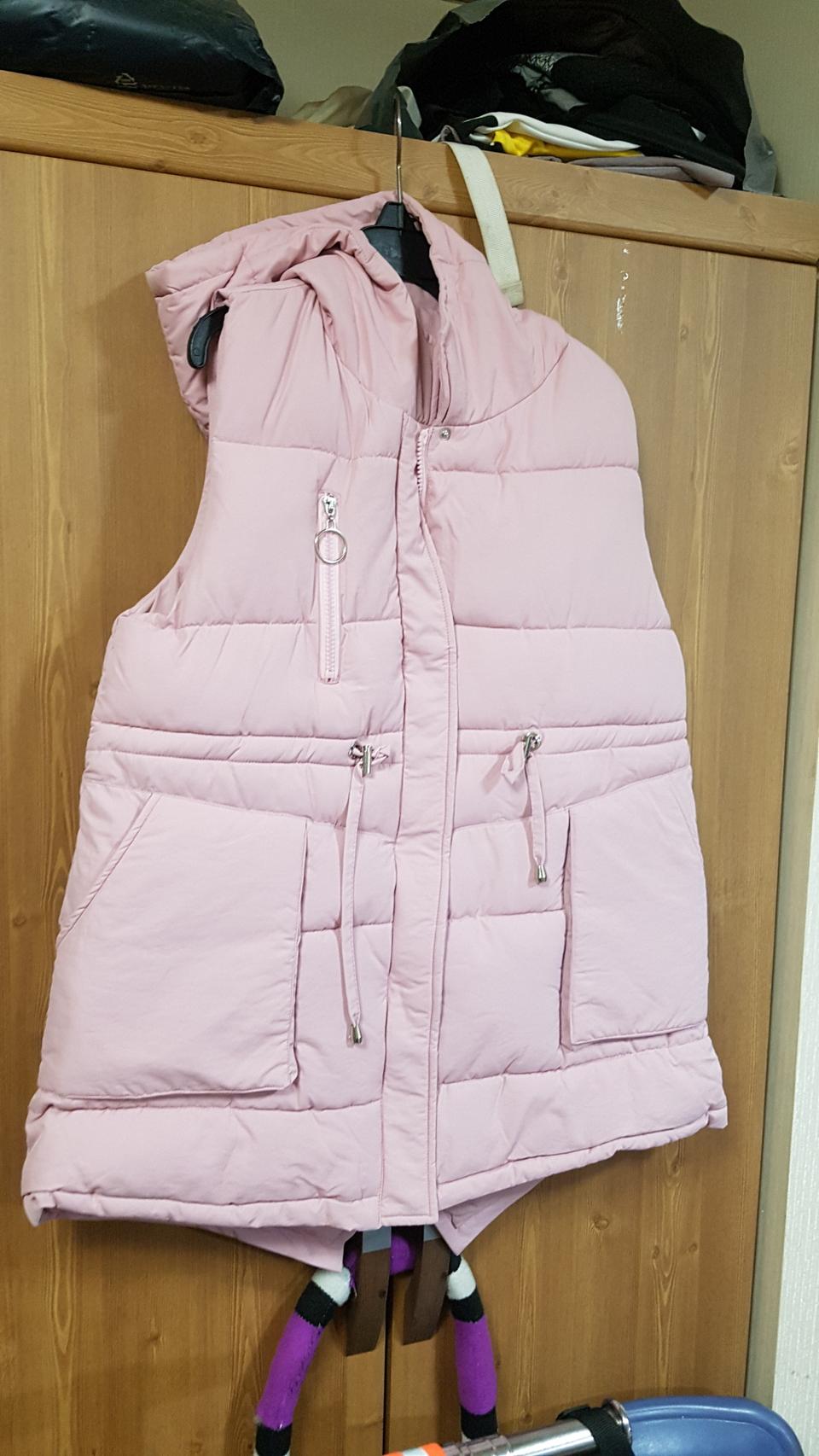 후드달린 조끼패딩 팝니다.