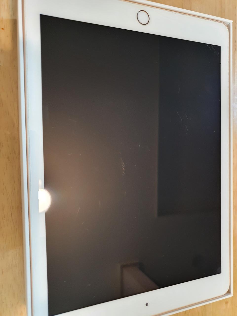 아이패드 6세대 128기가 320,000원