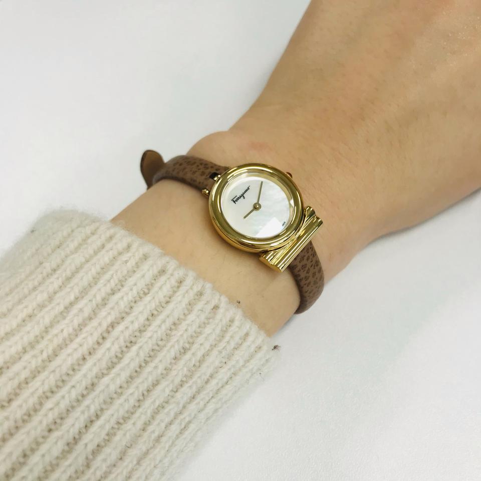 페라가모 정품 여성시계(21.2월 구매)