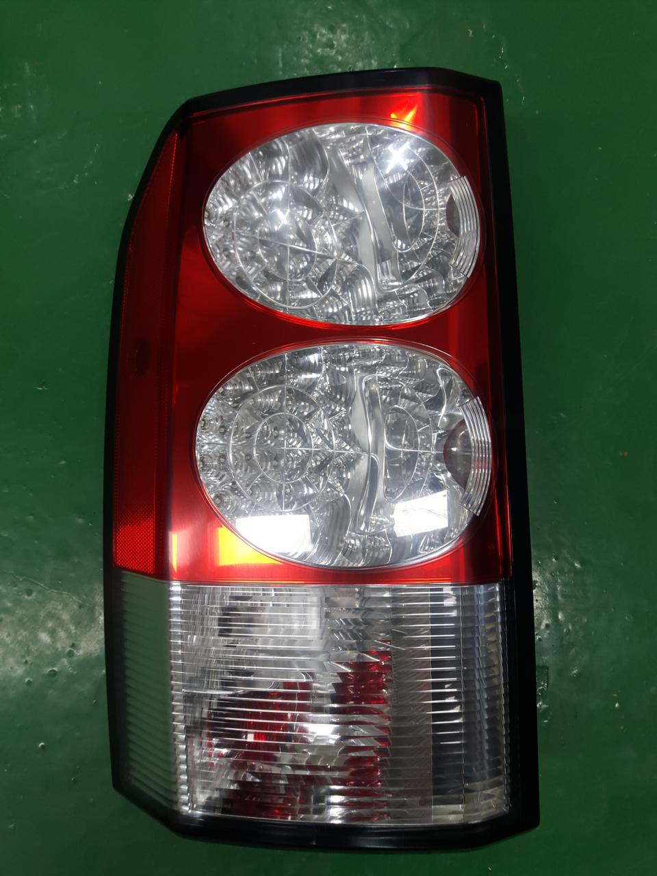 랜드로버 디스커버리4  2013년식 후미등판매