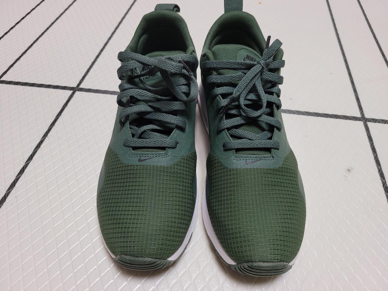 나이키 에어맥스 타바스 250